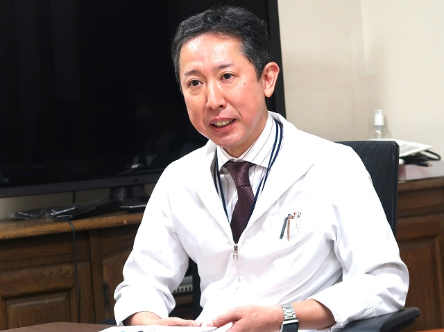 薬剤部長の近藤勝弘教授